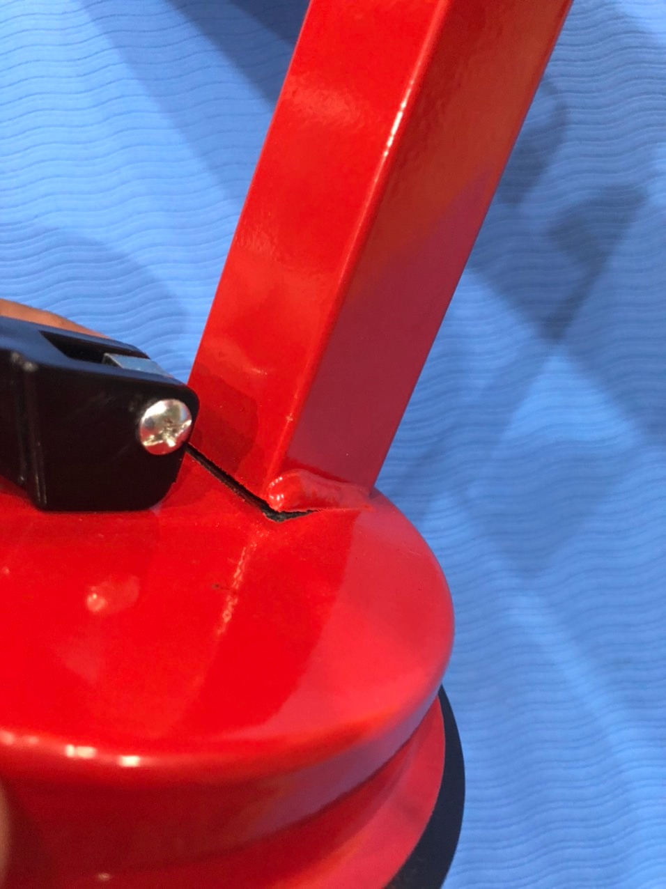 -MUA VỀ DÙNG ĐƯỢC 4 NGÀY ĐÃ HƯ, HƯ HOÀN TOÀN KHÔNG SỬ DỤNG ĐƯỢC. THIẾT NGHĨ, VỚI THỜI GIAN MUA VÀI NGÀY NHƯ VẬY,  CỬA HÀNG BÊN NGOÀI CÒN CHO ĐỔI CÁI MỚI, TIKI LÀ NHÀ PHÂN PHỐI LỚN VÀ UY TÍN MÀ KHÔNG LÀM VIỆC ĐƯỢC VỚI SHOP ĐỂ CÓ CHÍNH SÁCH TỐT CHO KHÁCH HÀNG THÌ THẬT LÀ TỆ.
-TÔI MUA RẤT NHIỀU SẢN PHẨM CỦA TIKI, 2 SẢN PHẨM LỖI, NHỮNG SẢN PHẨM KHÁC THÌ TÔI THẤY VẪN OK.
-MONG TIKI CHĂM SÓC KHÁCH HÀNG TỐT HƠN MỚI TẠO UY TÍN LỚN.