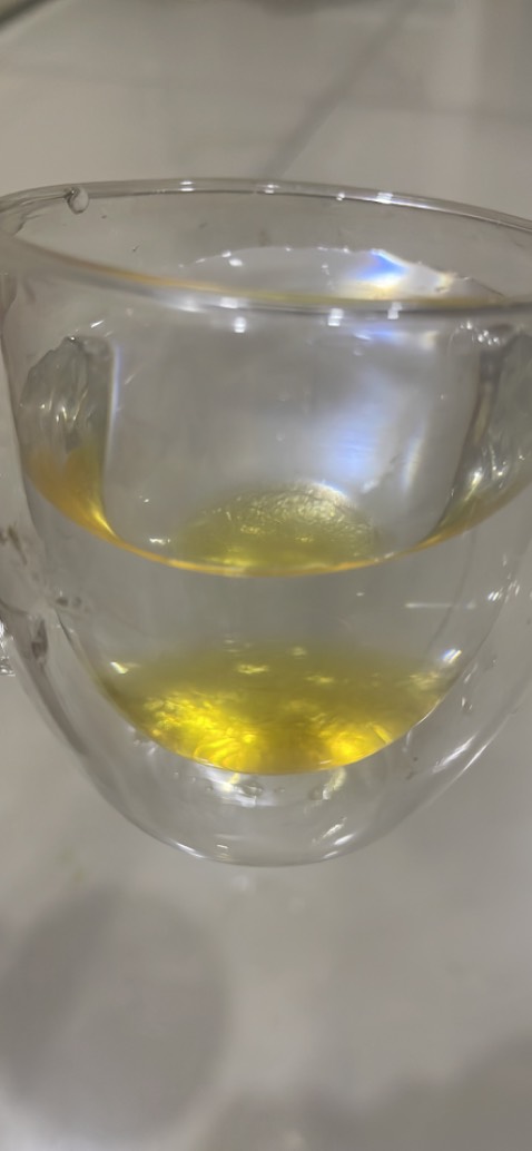 Mật ông không bị tách lớp khi cho vào nước, là mật ông nguyên chất
Sản phẩm có mùi thơm, vị ngọt ít, có vị chát nhẹ, vị chát hơn loại sản phẩm mình từng sử dụng tuy nhiên đây cũng là sản phẩm thiên nhiên.