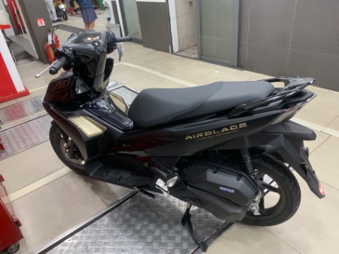 Giao xe nhanh, nhân viên hỗ trợ nhiệt tình.
Đến hiện tại thì xe đi êm, nhân viên bảo hành trên cửa hàng cũng chu đáo!