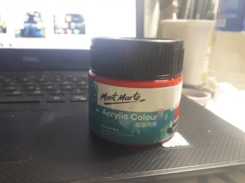 shop giao đúng ngày, xốp chống sốc bọc rất kĩ. ban đầu mik hơi bất ngờ vì hũ 100ml mà hơi nhỏ so với hũ của 3d nhưng khi cầm lên tay thì của mont marte nặng tay hơn 3d, màu lên tươi tắn.