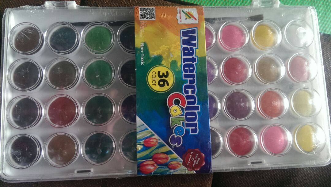 sp khá tốt tuy nhiên vỏ hơi xước chắc là trong qtrình vận chuyển có và đạp nhưng vẫn cho 5* vì sp tốt và giống hình mẫu, vì còn bận học nên chưa có tgian dùng thử nhưng mk có quan sát màu rùi, có lẽ là sd tốt, sau này vx sẽ ủng hộ shop