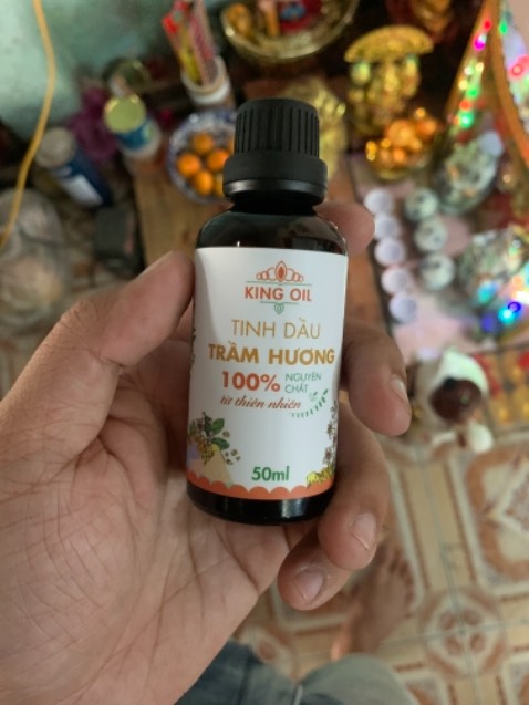 Xài tốt thơm, ấm khi masage. Mùi dễ chịu, tạo cảm giác yên bình. Lâu lâu toát lên mùi như mùi khói hương.