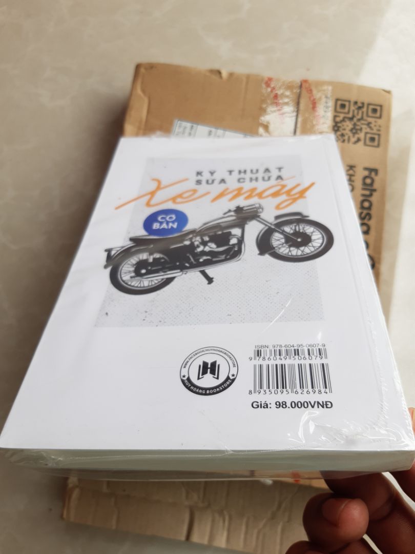 • Đóng gói kỹ lưỡng luôn nha
• Hình thức trình bài đẹp, dễ coi, dễ đọc, dễ hiểu, có hình ảnh mô tả chi tiết.
• Nguyên seal, sách có mùi thơm của giấy
• Có rất nhiều điều hay ho,bạn ko cần chuyên nếu k phải chuyên môn, có nhiều vấn đề cơ bản nên biết, để có thể khắc phục hoặc đi sửa chữa ko bị lừa, chặt chém...bla...bla