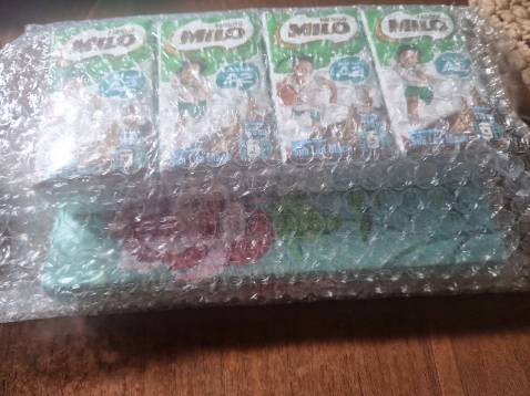 Rất thích mua sách ở tiki. Sách đóng gói đẹp. Mới. Mua vào dịp lễ dc tặng cả 1 lốc sữa thật bất ngờ và cảm thấy ấm áp, vui. Cảm ơn tiki. Sách mình chưa đọc nhưng được giới thiệu nội dung cũng khá hay nên mình mua.