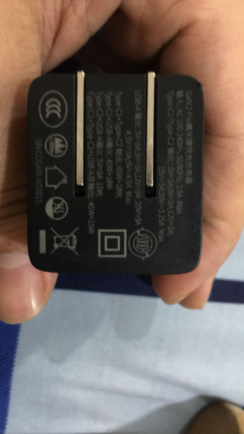 Nhỏ gọn đủ nhu cầu, độ bền cần thời gian