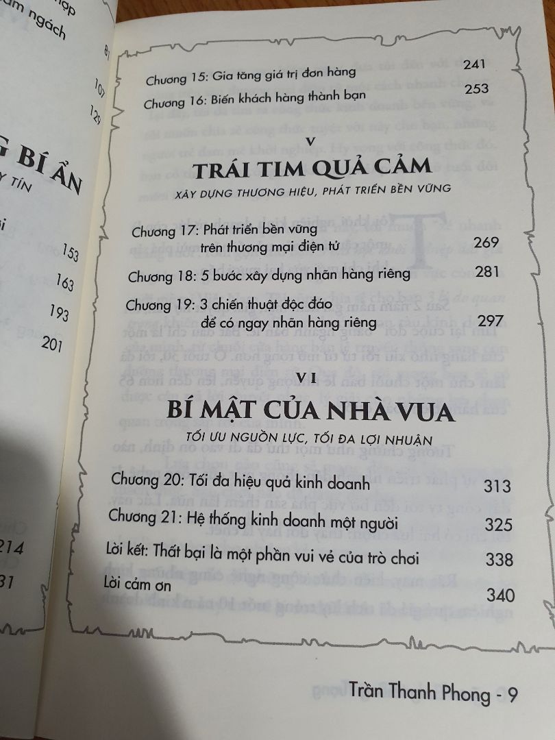 tôi đã từng đọc quyển sách khởi nghiệp bán lẻ và giờ tôi đang tìm hiểu về kinh doanh online thì thấy quyển sách này. quyển sách thật tuyệt với,  nó làm tôi sáng tỏ rất nhiều điều và giúp tôi hiểu rằng kinh doanh trên sàn TMĐT ko khó như tôi tưởng. cảm ơn tác giả nhiều lắm.
