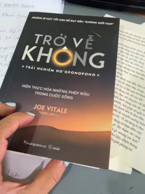 Cảm ơn cuốn sách hay, tuy nhiên nhà sách nên đóng cách khác chứ đóng thể này dễ bung ra lắm.