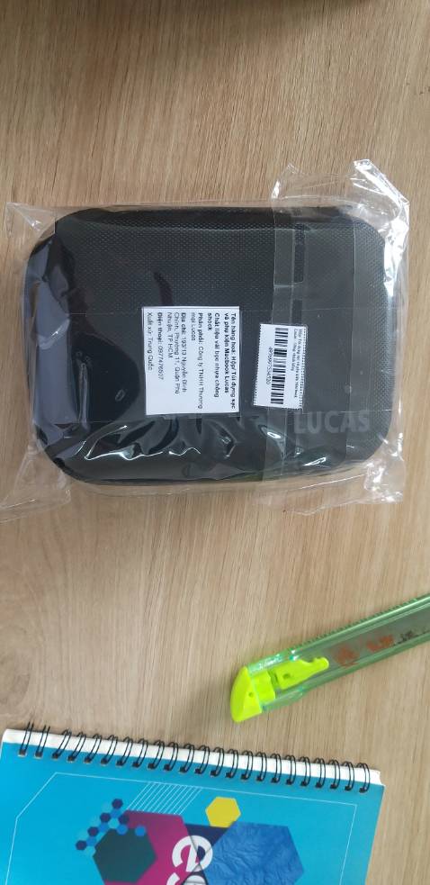Sản phẩm như hình. Hộp cứng đúng ý mình. Các bạn xem thêm hình để biết kích thước thực tế có phù hợp với nhu cầu của bạn không nhé.