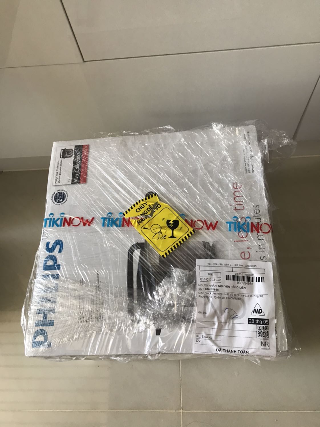 Tiki đóng gói kỹ nhưng đáy nồi bị mất 2 ron cao su giữ chân nên bị trơn chạy trên mặt bếp đá ! Làm sao có ron chân đủ