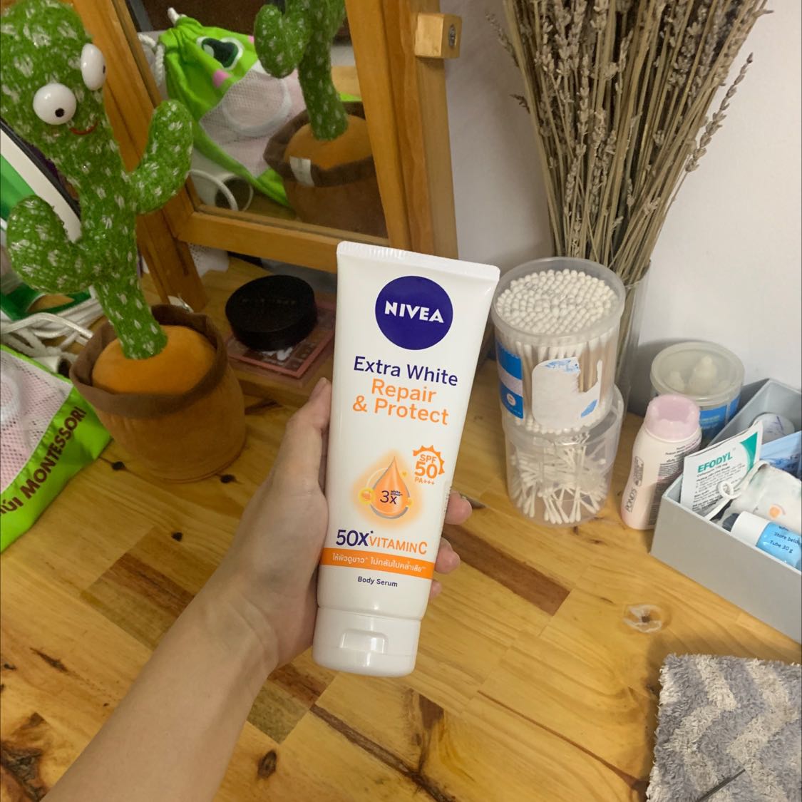 Chống nắng body thấm nhanh, ko bết dính. Dùng kèm bản đêm da màu lên tông.