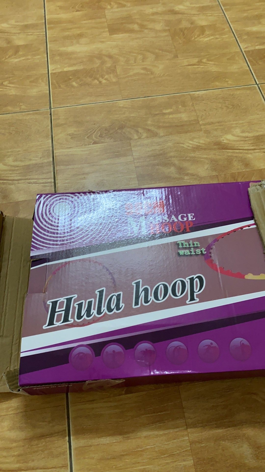 Vòng đẹp, chất liệu tốt ms lắc 1 xíu mà căng hết cơ bụng. shop giao hàng nhanh. đóng gói kĩ cực kì luôn ý sau sẽ ủng hộ tiếp