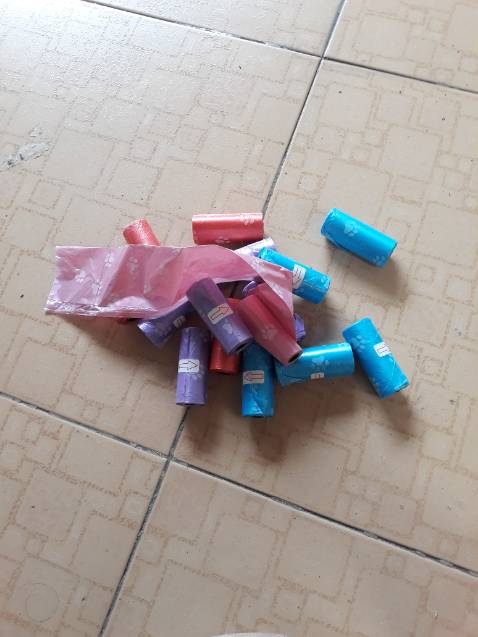 Túi linon mỏng quá dễ rách lắm nó không bền như túi linon có quoai  may mà mình phát hiện ra