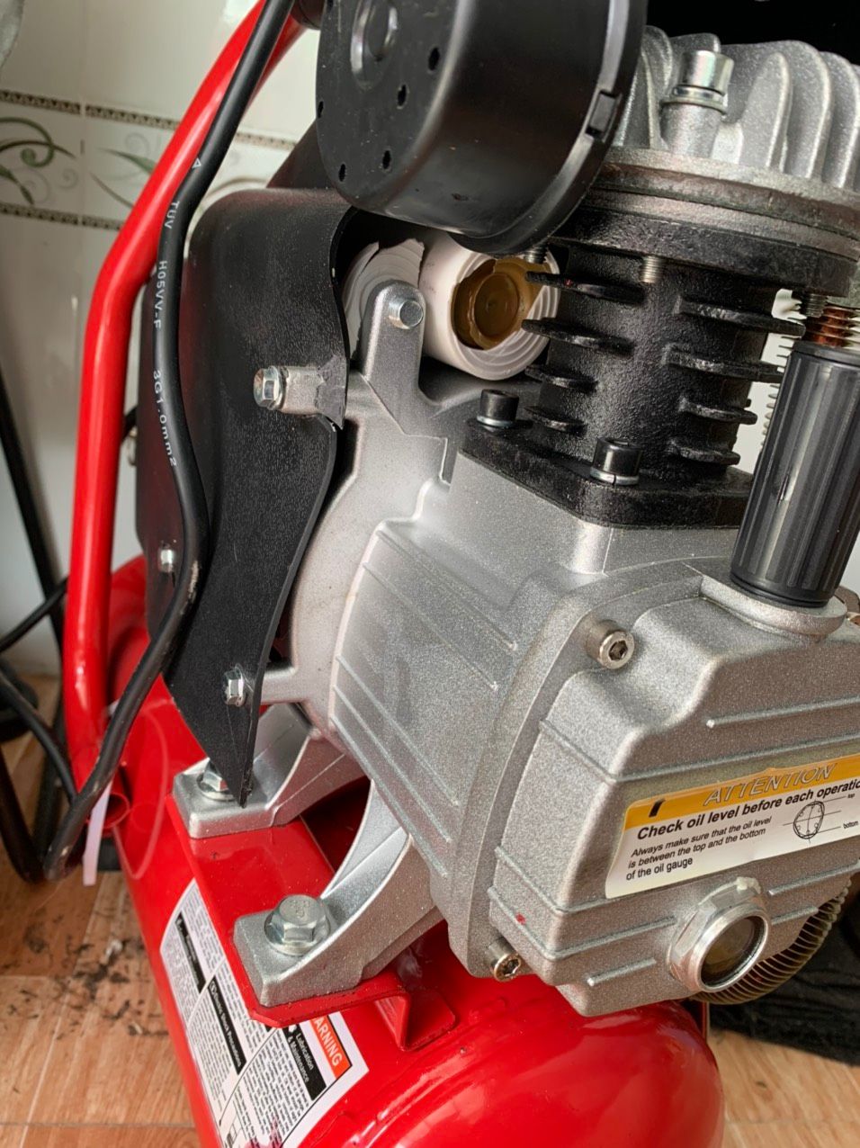 máy có lỗi trong quá trình lắp đặt cũng như vận chuyển.