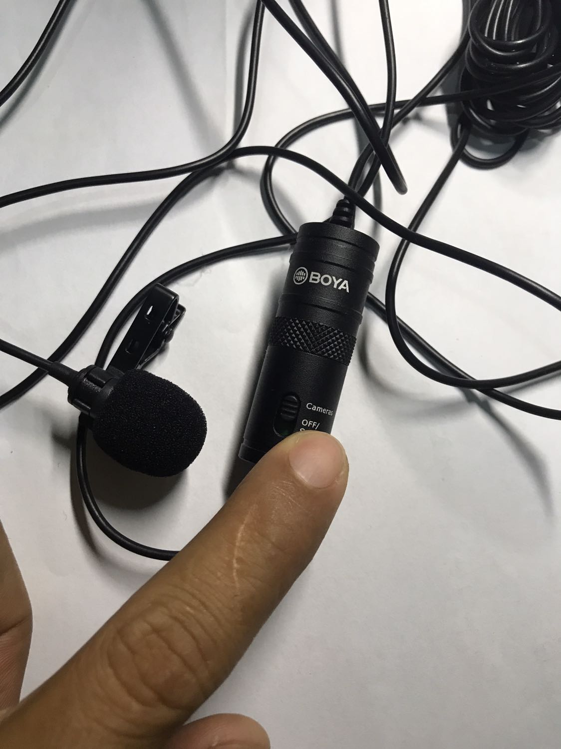 Nhìn thiết kế và hoàn thiện rất tốt. 
Chưa check hàng chính hãng hay không. 
Chưa ghi âm thử nên chưa biết vì mới nhận hàng.
Nói chung ok.