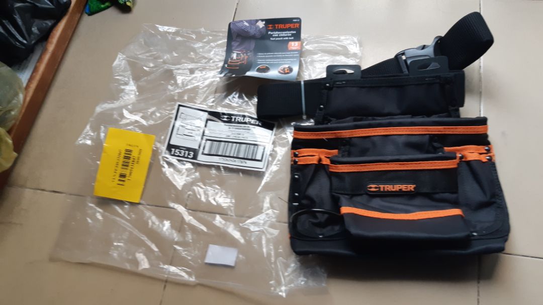 - Hàng giao nhanh, 2 ngày là có. 
- Giá 257k đắt hơn chỗ khác chỉ có khoảng 230k thôi.
- Túi nhìn rất chất lượng so với giá tiền. Dây đeo to bản, rất chắc chắn. Các túi nhỏ và túi lớn rất phù hợp với mình. Thiếu đây đeo băng keo điện, gọng treo búa hơi to. Nếu dùng búa nhỏ thì có thể búa bị rơi xuống đất. Trọng lượng túi khoảng 650-700g

Nói chung shop giao hàng nhanh, đóng gói cẩn thận. Sản phẩm đáng mua nhất so với các túi cùng dòng như ASAKI, SATA, ...