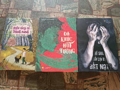 Giao hàng nhanh chóng, đóng gói cẩn thận. Sách nguyên seal nha.