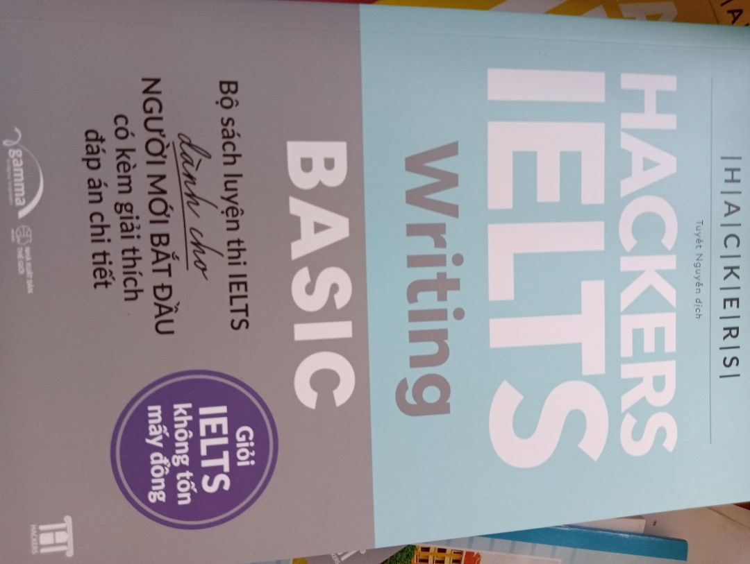 Lúc đầu nhận hàng khá shock vì cách đống gói quá tệ , nhưng shop bọc cx khá là kĩ . Sách mới có mùi và rất bổ ích . Trải nghiệm mua hàng lần này rất ưng ý