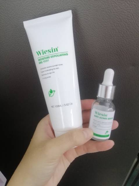 chất kem body này ko gây bết rít, ko ngứa, mùi thơm, xài thêm 1-2 tuần nữa để xem da có trắng