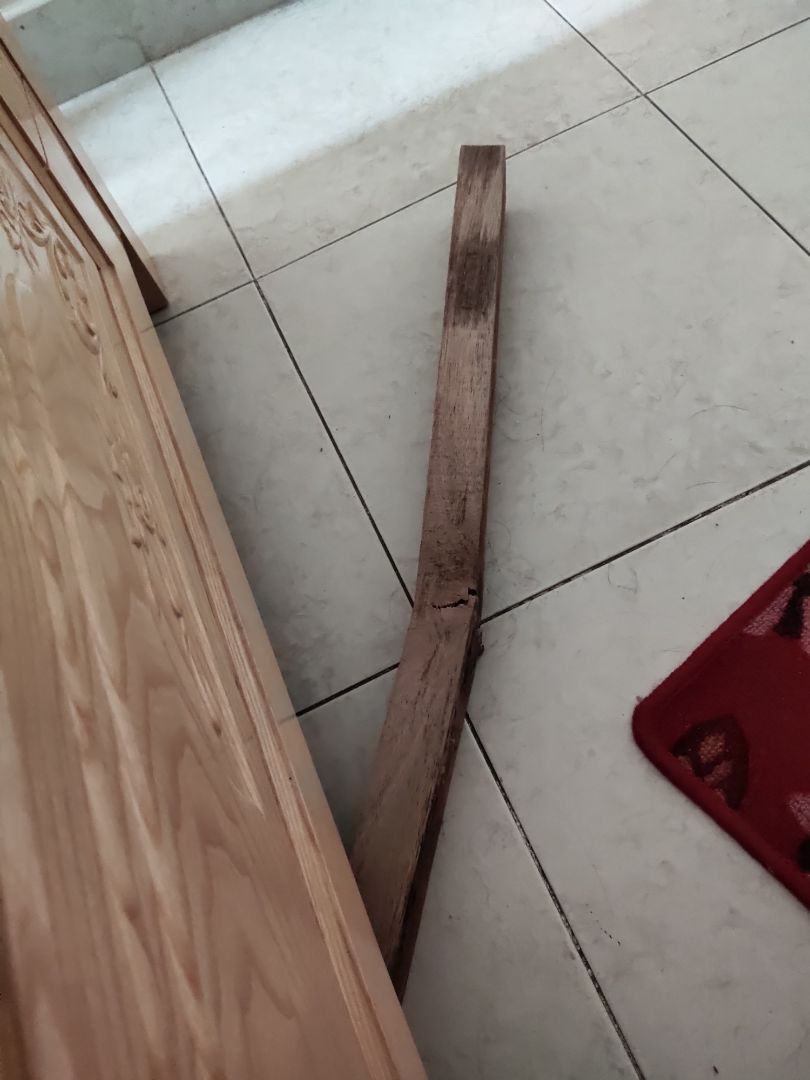 giường mua không lâu thì thanh giường đã gãy rồi, giờ còn có 3 thanh