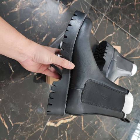 giày  đẹp lắm, cứ nghĩ rẻ như này thì giày bình thường lắm
ai ngờ chất ok lắm, đi êm, form chuẩn, với giá này mà đôi giày này là ok lắm rồi, 5 sao luônnnnnnnnnnnnnnnnnnn
sẽ ủng hộ tiếp ạ