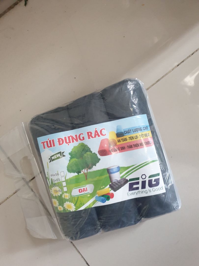 Sản phẩm giao nhanh, lúc mua đang cần gấp nên không để ý, tầm 170k, về xem lại thì thấy đây không có ghi là túi tự hủy sinh học :(