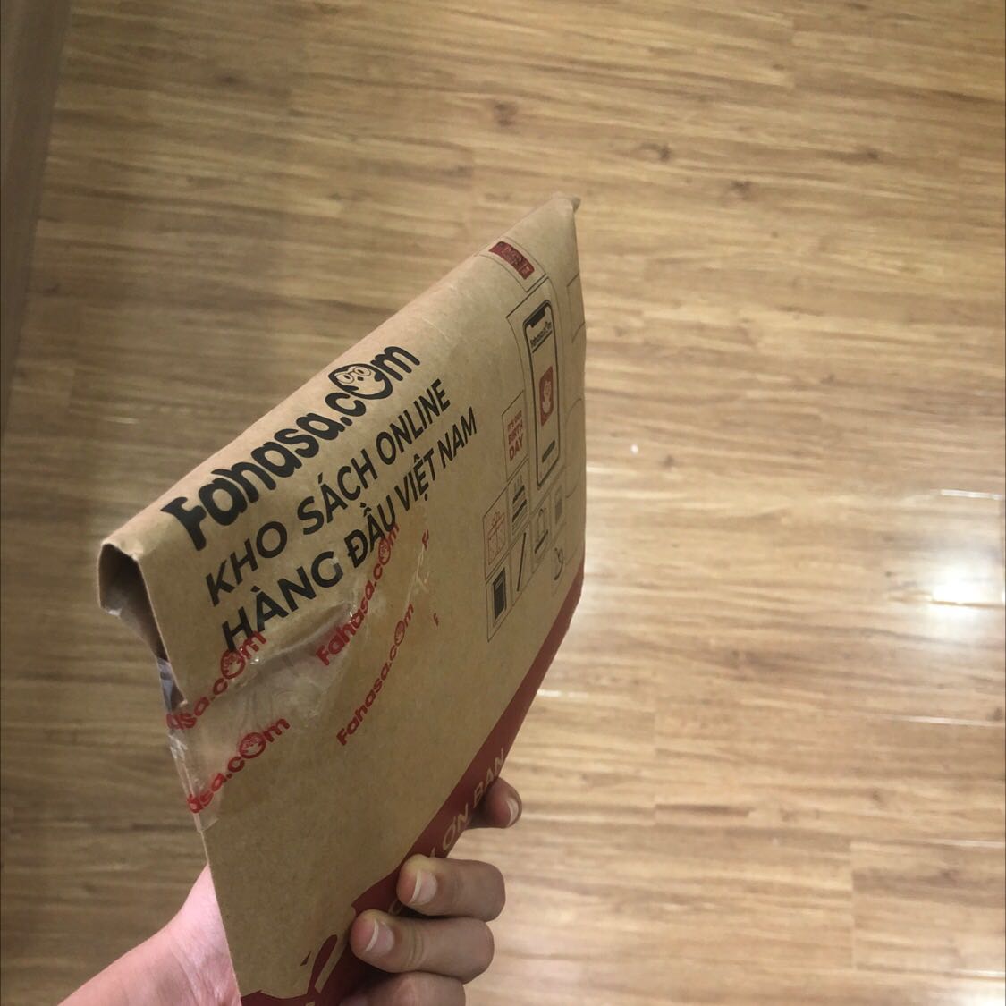Giao hàng , gói sách cẩn thận và nhanh chóng
Mới đọc qua nội dung nhưng thấy sách cũng đáng để đọc thử