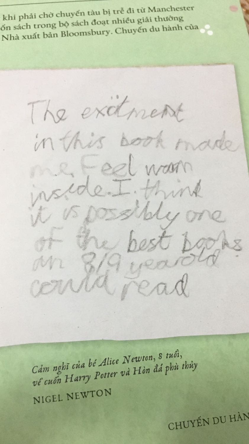 Nếu là Potterheads thì em nghĩ mọi người nên mua quyển này ạ. Bên trong có những lý giải về các nhân vật, cũng như các phác hoạ ban đầu của cô J.K trc khi đưa HP đến với thế giới ^^ Tiki giao hàng nhanh, xịn, chất lượng tốt ^^