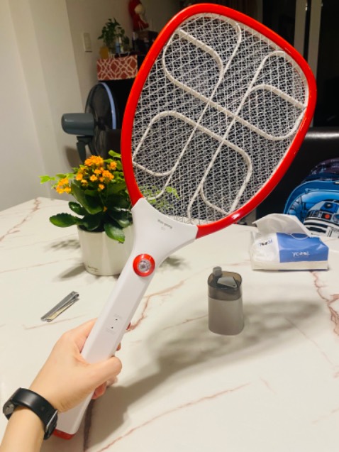 Vợt dùng rất tốt, nhạy, màu sắc đẹp, sắc xảo, chất liệu tốt, giá mua tiki rẻ hơn mua ngoài siêu thị tới 30%, hàng giao nhanh gói kỹ 👍🏻👍🏻👍🏻