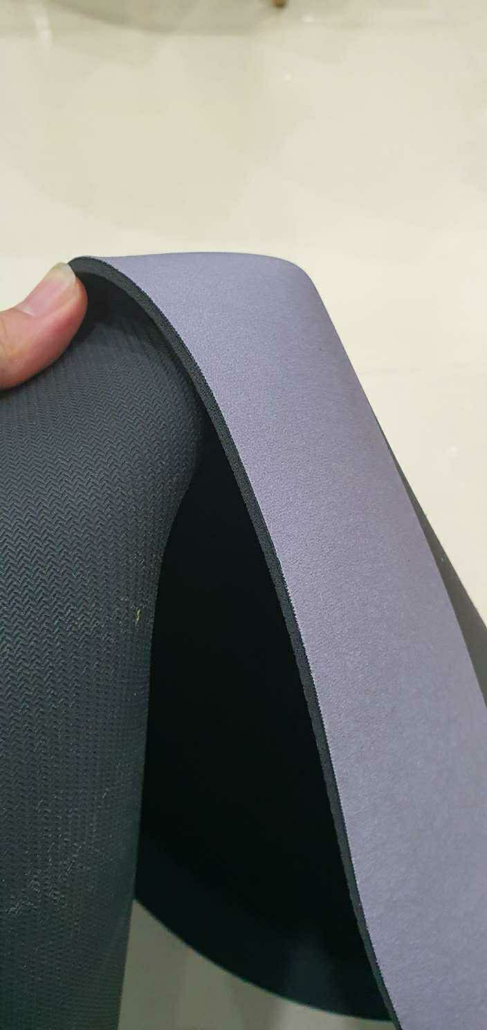 mình note đổi thảm tròn shop đã giao đúng ý mình, shop phục vụ rất tốt, giao hàng nhanh, thảm dày thấm hút cũng tốt