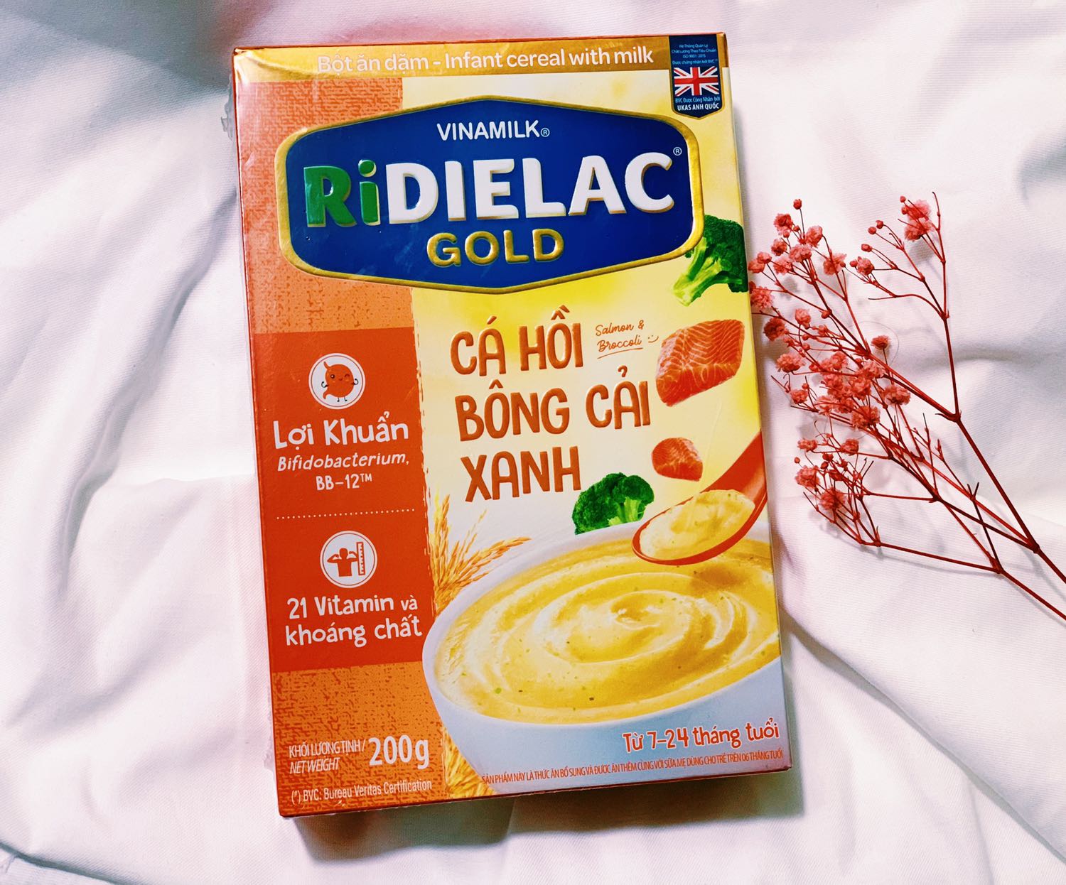 Bột rất ngon, bé nhà mình thích ăn lắm, bé không có chán ăn, lười ăn như mấy trẻ khác. Loại bột này được nghiên cứu bởi các chuyên gia từ Trung tâm nghiên cứu dinh dưỡng và phát triển sản phẩm VINAMILK nên mình rất an tâm khi chọn lựa cho con trai mình. Tiki giao hàng khá nhanh dù tình hình dịch bệnh như thế này. Shipper cũng mang khẩu trang và giao hàng không tiếp xúc nên mình không phải lo lắng gì. Nói chung là mọi thứ đều ổn và mình hài lòng về chất lượng sản phẩm cũng như chất lượng dịch vụ.