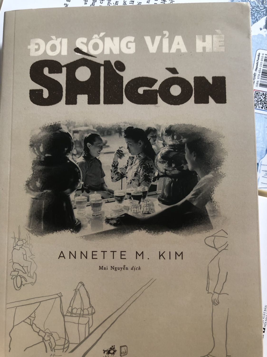 Sách in đẹp, minh hoạ nhiều hình ảnh. Nội dung chưa đọc nhưng có vẻ hay. Nên mua Sách in đẹp, minh hoạ nhiều hình ảnh. Nội dung chưa đọc nhưng có vẻ hay. Nên mua