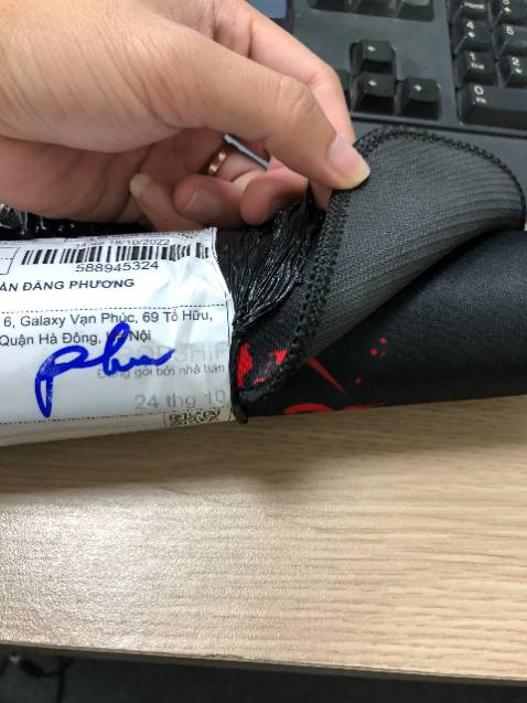 TREO ĐẦU DÊ BÁN THỊT ***, HÌNH ẢNH SẢN PHẨM 1 ĐẰNG GIAO HÀNG 1 NẺO. MẶC DÙ ĐÃ ĐỔI TRẢ HÀNG 1 LẦN, LẦN THỨ HAI VẪN Y NGUYÊN LẦN THỨ NHẤT. RẤT KHÔNG HÀI LÒNG!!!