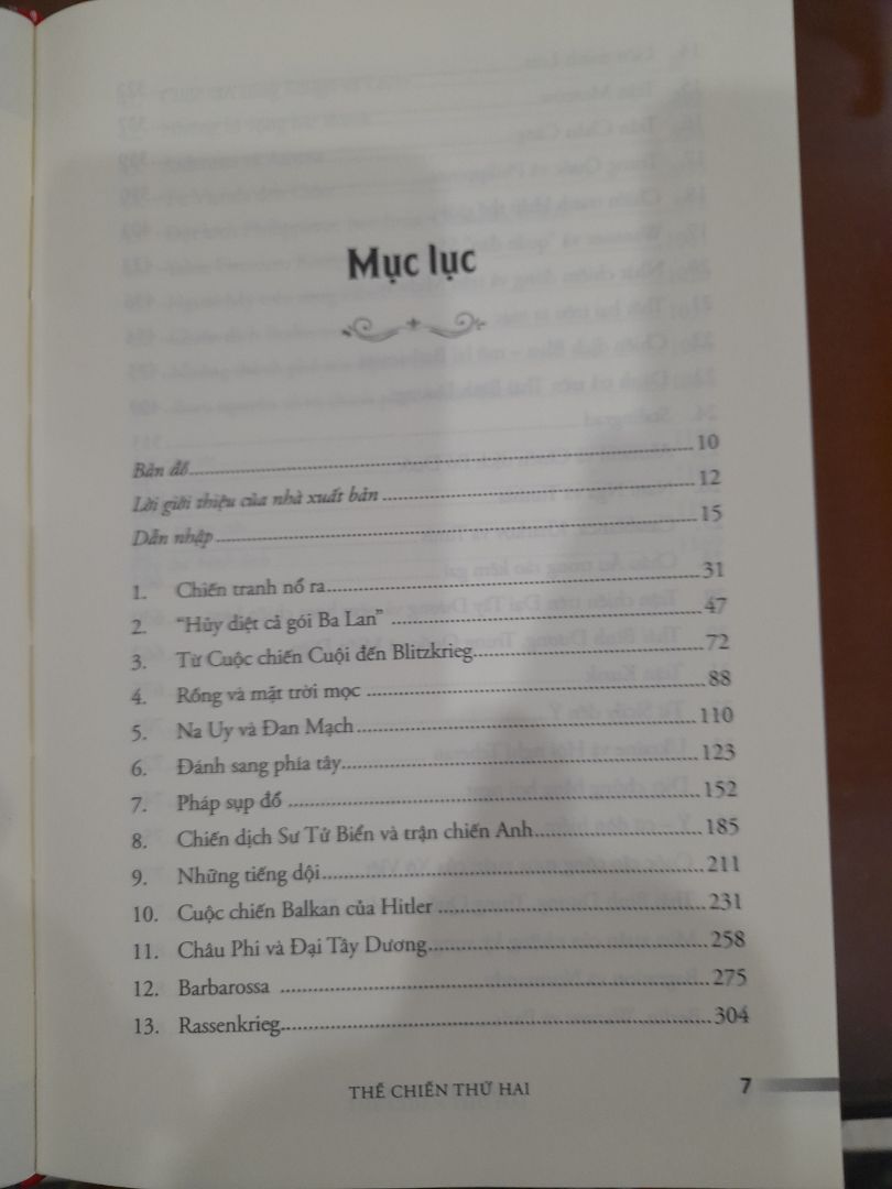 Đã nhận được sách nguyên vẹn, còn màng co bọc ngoài. Sách dày gần 1200 trang của Antony Beevor. Tôi đã đọc và rất thích cuốn "Stalingrad, cuộc chiến định mệnh" của tác giả này. Tôi hy vọng cuốn sách "Thế chiến thứ hai" này cũng đầy ắp tư liệu và cuốn hút như vậy.