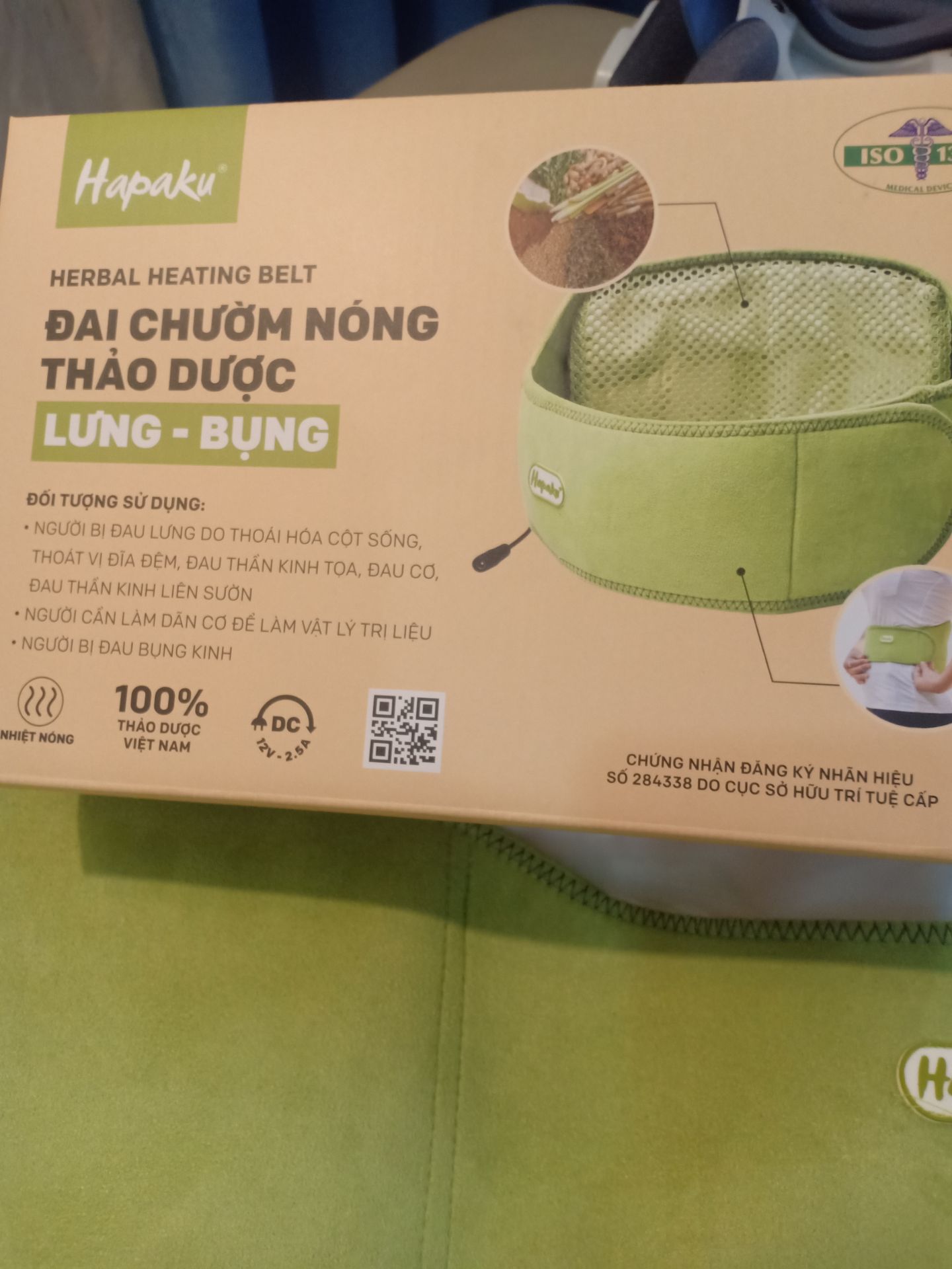 sau khi biêt bị thái hóa đốt sống cổ và thoát vị đĩa đệm,wa tìm hiểu mình đã QĐ mua Đai chườm thảo dược Hapaku, qua hệ thống TIKI, sau 2 ngày mình nhận đc hg, rất nhanh, đóng gói rất cẩn thận. Sản phẩm dùng TUYỆT VỜI, thật ko ngờ vô cung dễ chịu. minh tiếp tục mua luôn đai LƯNG. Thảo dược rất thơm sau sd thấy nhẹ, khớp êm đau nhức giảm hẳn dùng thời gian nưa xem kq như the nào. cứ đà này zẽ rất tốt cho khớp. túi thảo dược dễ mua, do nhà cung cấp bán các bạn chỉ cÀn gọi điện zẽ đc chuyển đến tận nhà cho bạn sdụng