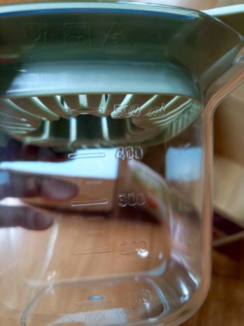 nhựa trong suốt bóng cầm cảm giác rất thích , thông tin rõ ràng đúng hàng chính hãng của inochi