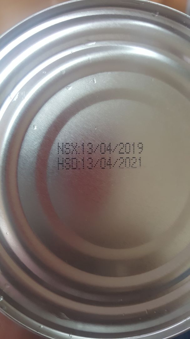 tôi đã từng mua sữa của công ty sản xuất. Giá thành có cao hơn nhưng đóng gói cẩn thận, chắc chắn. có tem của bộ y tế. Khi mua hàng trên tiki thì thấy không có tem nhãn, bị tẩy xóa lô date. không biết có phải hàng nhái hay không. hàng bị ẩm bên ngoài.  cảm thấy rất là không hài lòng. giao hàng chậm trễ.