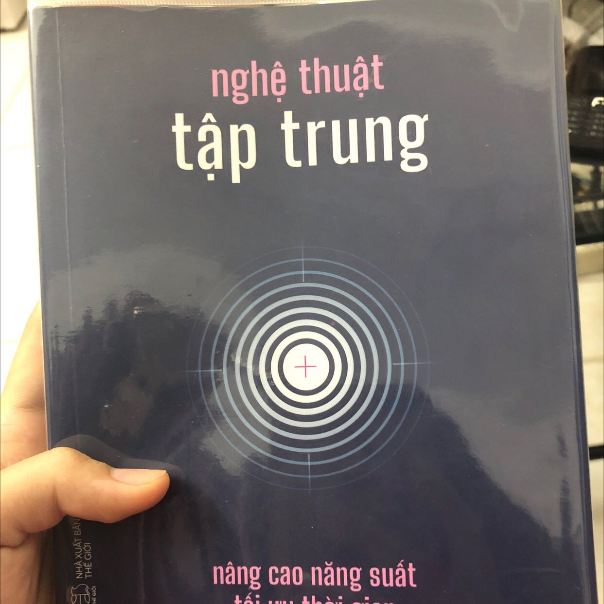 Nhận sách khá lâu nhưng do dịch nên ko sao hết, lần nào mua trên tiki thì sách giao tới đều ok hết. Về phần nội dung thì mình thấy sách đọc có nhiều cách hay để áp dụng vô thực tiễn, rất thích hợp cho những đứa muốn áp dụng các mẹo hay vào cuộc sống