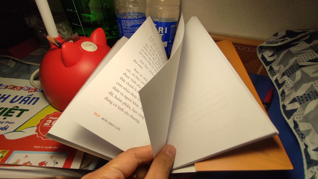sách đẹp, chất lượng giấy tốt. Nội dung cần nghiền ngẫm. Tuy nhiên từ trang 162 đến 180 sách không in đầy đủ nội dung, cứ cách 2 trang lại bị giấy trắng và đứt đoạn nội dung sách
