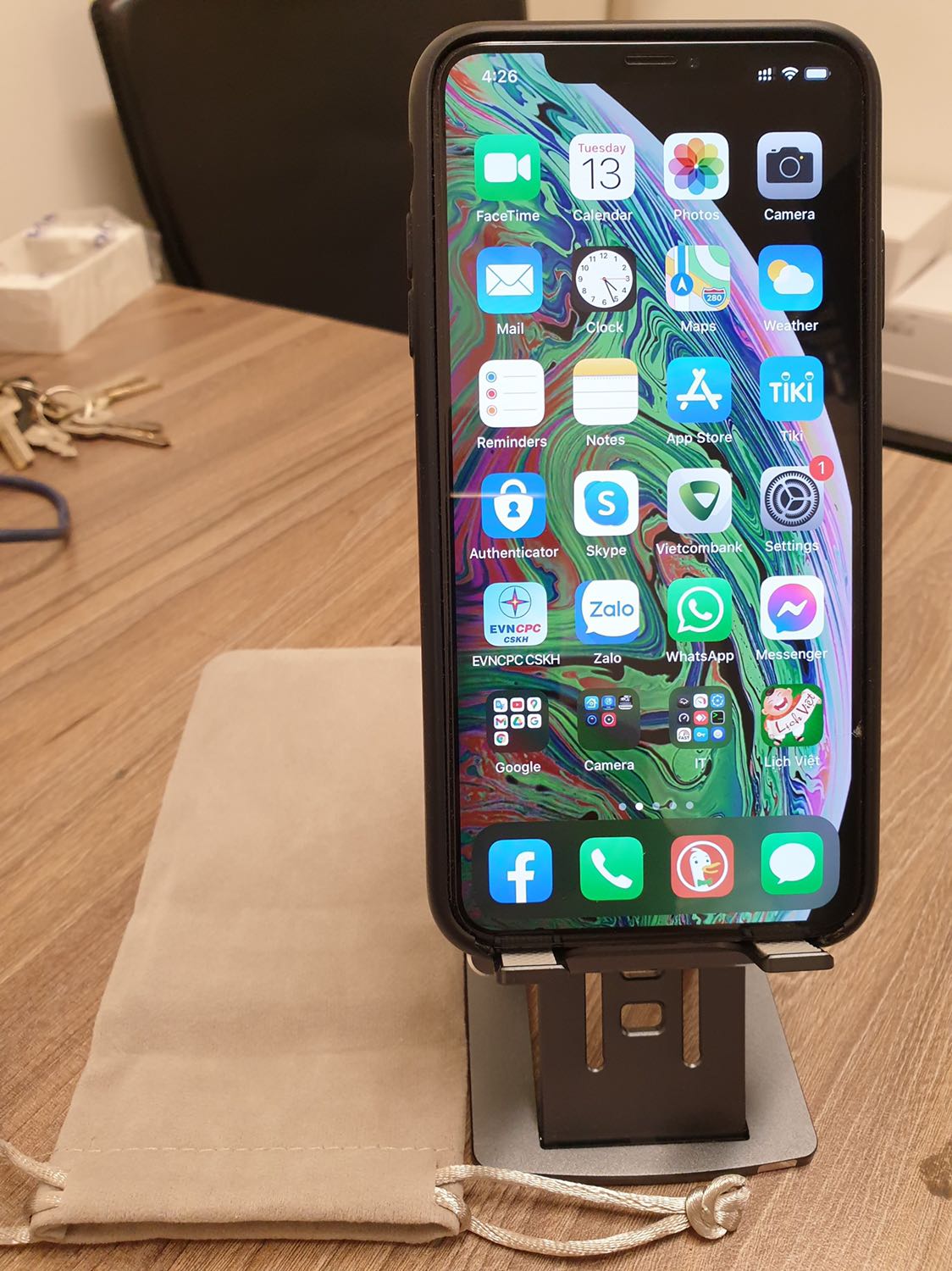 Chất lượng hoàn thiện sản phẩm tuyệt vời, rất đẹp và sang trọng. Thanks shop và nhà SX. Tuy nhiên shipper rất tệ ko thông báo cho người mua và gởi hàng tại bảo vệ. Đây là lần thứ 2 shipper ko thông báo người mua. Đề nghị Tiki làm việc với đối tác giao hàng