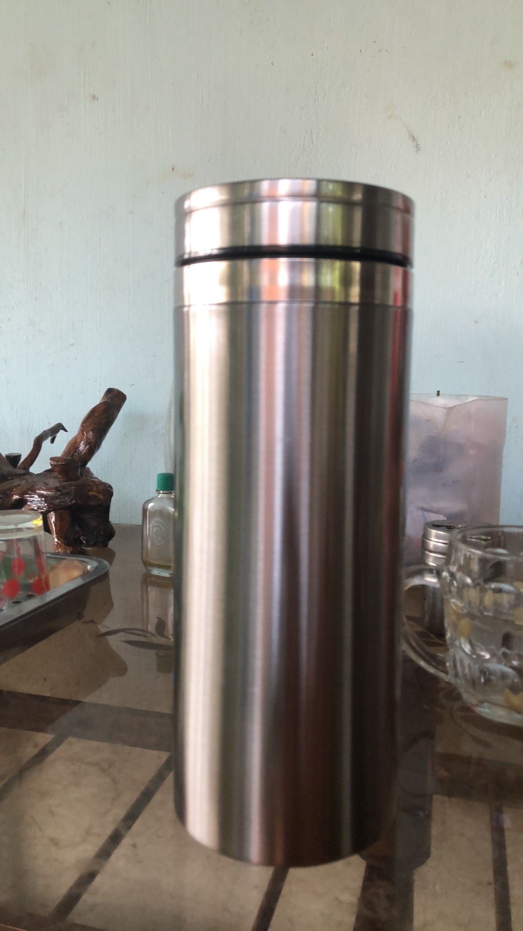 Giao hàng đúng hình. Bình này pha trà rất oke, giữ nhiệt đc lâu, bình đẹp. rất đáng để mua, tặng shop 5 sao