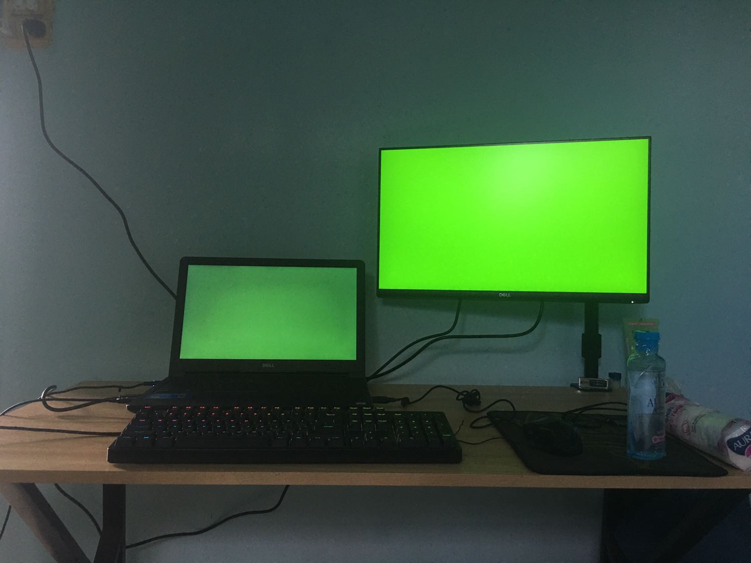 Mình mua đợt 11/11/2021. Màn được ship về nhà nhanh, bao đóng cẩn thận.
Chất lượng thì không có gì để chê. Cặp loa nghe ổn hơn loa lap của mình.
Màu sắc hiển thị đẹp, tươi hơn màn lap mình.
Riêng phần response màn mình có chỉnh lên mức cao nhất thì thấy màn hiển thị không đẹp nữa, không hiểu lí do ở đâu hay tại với mức 4ms thì màn bị vậy.
À mà mình cũng không nhận được thông báo hay giấy tờ gì về việc bảo hành chính hãng cả.
Tổng quan thì mua đồ tiki chưa bao giờ thấy thất vọng về chất lượng.