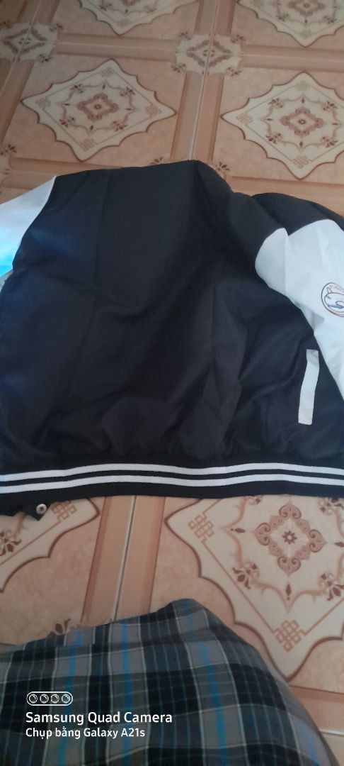 áo khá ổn nhưng có chút chậc so với mình. không đc như mong đợi lắm