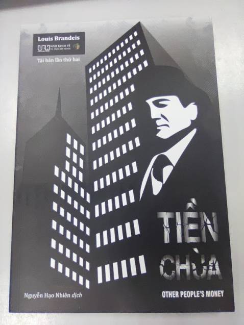 Tiki gói hàng cẩn thận, giao hàng cực nhanh với dịch vụ Tikinow. Sách mới, không nhàu nát, giá còn khá rẻ so với giá bìa. Nói chung khá hài lòng về dịch vụ của Tiki.