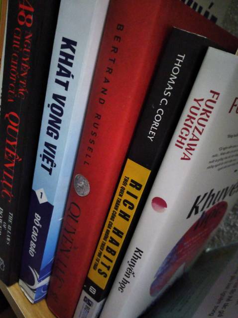 Môt cuốn cẩm nang rất hay
Sách nhỏ gọn nhưng mang nội dung chất lượng cao. Bên cạnh đam mê cá nhân thể hiện qua các mục tiêu, còn nhiều yếu tố khác như cách ứng xử, khả năng ra quyết định, sức khoẻ, chăm sóc bản thân và các mối quan hệ. Đồng thời, cũng cần biết nói "không" đúng lúc. Bên cạnh đó còn một vài thói quen khác chờ bạn thử sức.