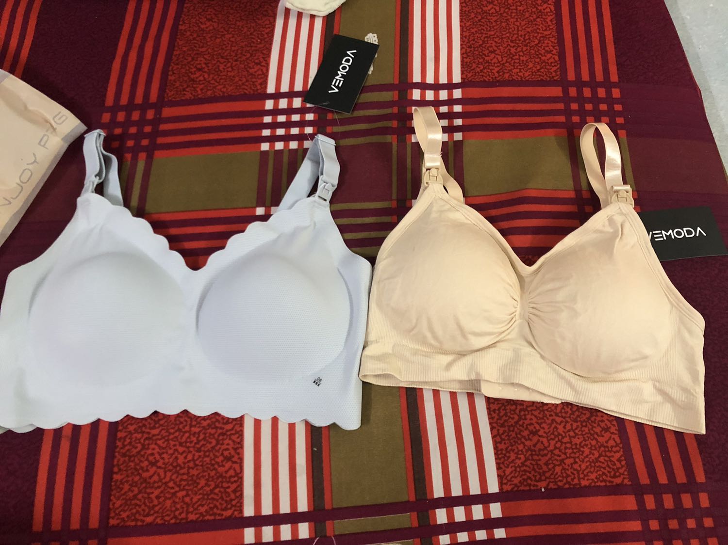 Shop bán áo đẹp, đúng mô tả. Tuy nhiên shop giao sai cho mình 1 mẫu nhưng shop và tiki giải quyết rất nhanh. Mình rất hài lòng