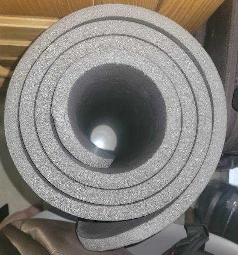 Khá dày, dùng cảm thấy rất êm.