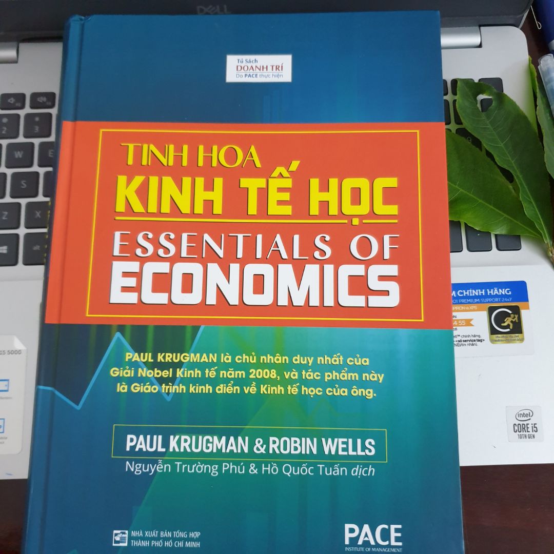 Sách hay và đáng mua, không uổng danh tác giả là chủ nhân duy nhất của giải Nobel kinh tế 2008. Người đọc có thể chưa học qua kinh tế nhưng đọc chậm trãi thì cũng hiểu được các kiến thức cơ bản của Kinh tế học. Mỗi phần tác giả đều đưa ra các tình huống thực tế và câu hỏi thực hành để nắm chắc và dễ hiểu hơn về kiến thức đã đọc.
Sách được in màu hoàn toàn và đóng quyển cẩn thận. Sách hay và đáng mua, không uổng danh tác giả là chủ nhân duy nhất của giải Nobel kinh tế 2008. Người đọc có thể chưa học qua kinh tế nhưng đọc chậm trãi thì cũng hiểu được các kiến thức cơ bản của Kinh tế học. Mỗi phần tác giả đều đưa ra các tình huống thực tế và câu hỏi thực hành để nắm chắc và dễ hiểu hơn về kiến thức đã đọc.
Sách được in màu hoàn toàn và đóng quyển cẩn thận.