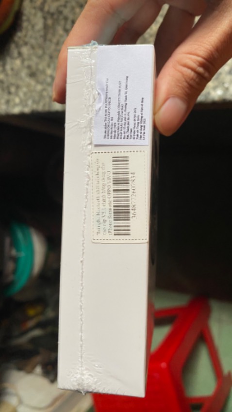 Hàng tốt, đem êm tai, tầm kết nối ổn trong phạm vi quanh nhà, pin xài lâu, mở hộp ra là tự kết nối luôn. Nút cảm ứng dễ bấm nhầm mà pause bài hát. Có điều không chắc phải xuất xứ thương hiệu VN không mà chỉ thấy tiếng Việt ở chỗ đơn vị nhập khẩu thôi.