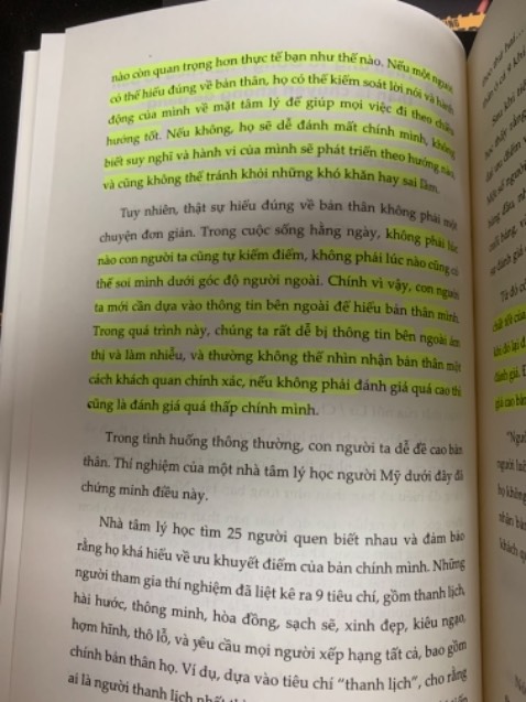 / Thật sự rất mong đợi cuốn sách này. Những cuốn sách về tâm lý học trc kia mình đọc cũng đề cập tới định luật Murphy nhưng chỉ thoáng qua. Hnay có dịp đọc và tìm hiểu kỹ mình cảm thấy rất hay. Những khái niệm trong sách đề cập đc giải thích rõ ràng và cho ví dụ cụ thể và dễ hiểu và sau khi kết thúc sẽ có phần tóm tắt.
Tiki giao hàng nhanh và sản phẩm mới. Mình rất hài lòng.
