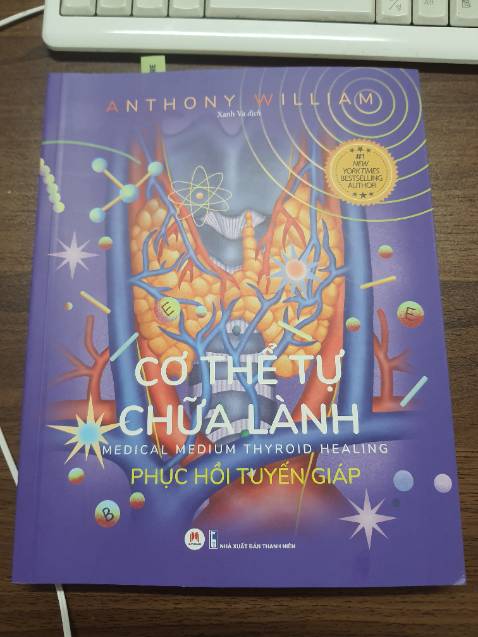 Tiki giao hàng cực nhanh hôm trc đặt hôm sau đã có hàng rồi ạ
Về phần nội dung thì phần giới thiệu hơi dài 😅. Tuy nhiên vào nội dung ,mình đọc được vài trang thì thấy đọc cũng dễ hiểu, mình nghĩ mình sẽ mua thêm mấy cuốn còn lại của tác giả này 😊